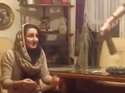 性感阿拉伯鬼妹用手機自拍秀舞