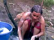 孟加拉的村莊浴場露天沐浴